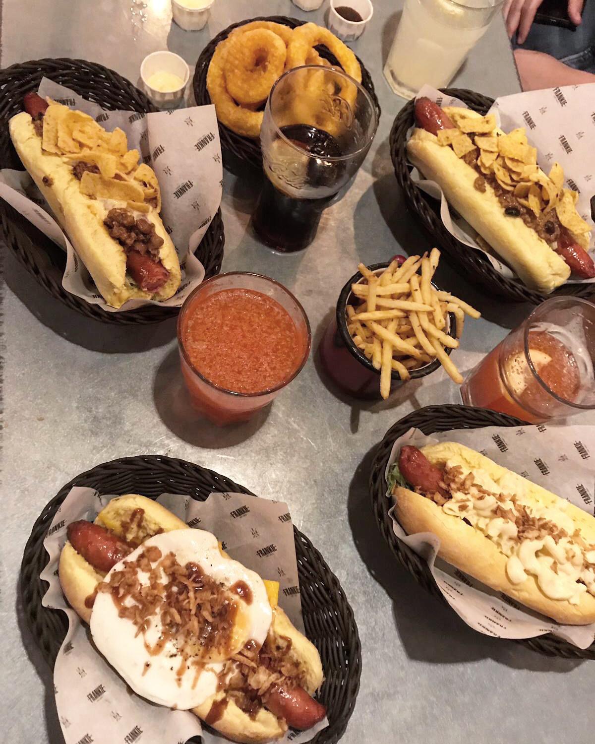Restaurante Frankie Hot Dogs » Jéssica Lopes